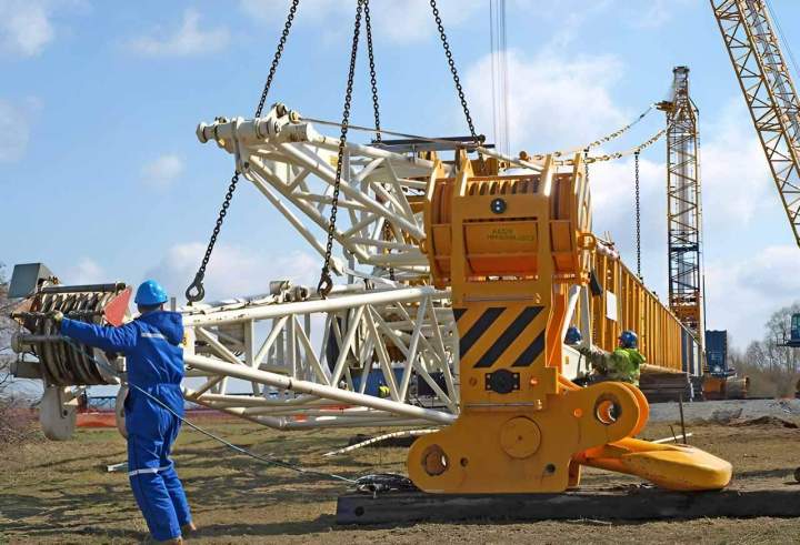 Mise en place et mise en service de grues